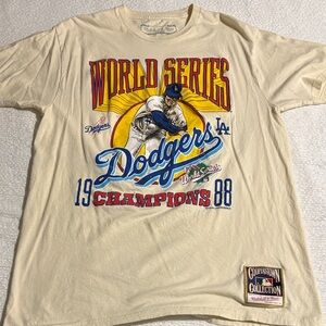 Mens Mitchell & Ness T-Shirt size L